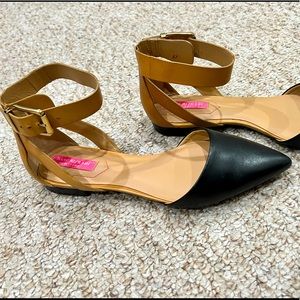 Isaac Mizrahi flats, size 7.5